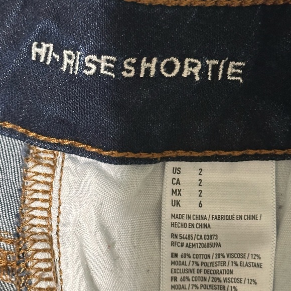 American Eagle Outfitters Women’s Dark Denim Mini Cut-Off Stretch Shorts Y2k 2 - Picture 5 of 6